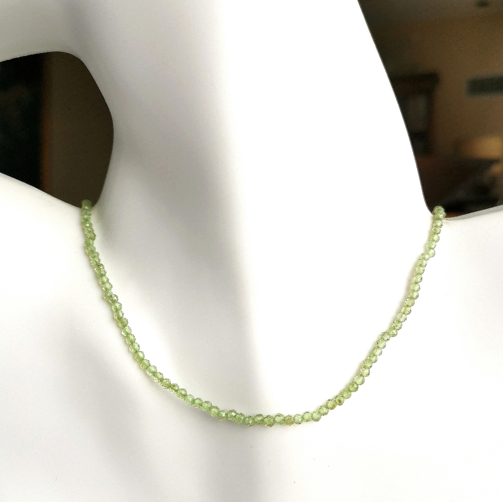 3mm  Peridot faceted bead Choker Necklace 🆕